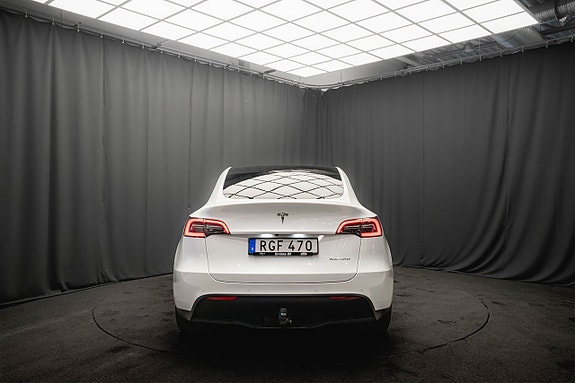 Tesla Model Y 8 of 22