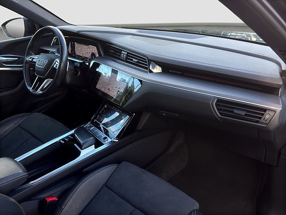 Audi e-tron 12 of 21