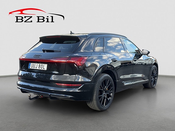 Audi e-tron 6 of 21