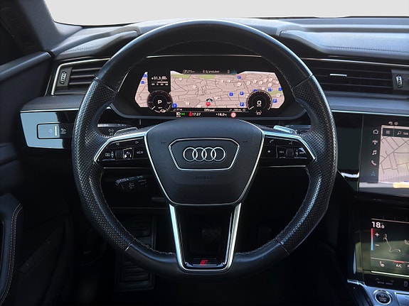 Audi e-tron 11 of 21