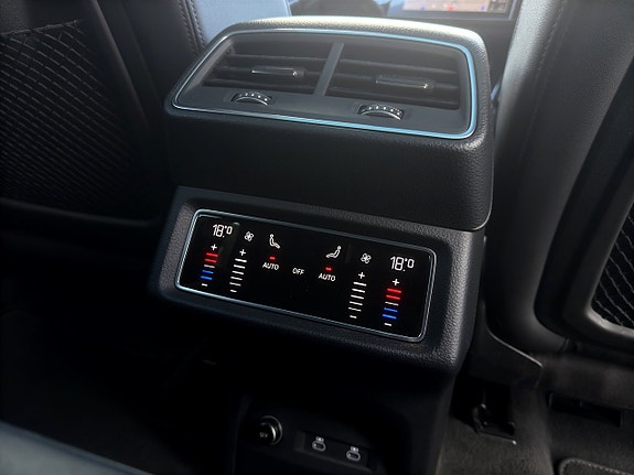 Audi e-tron 16 of 21