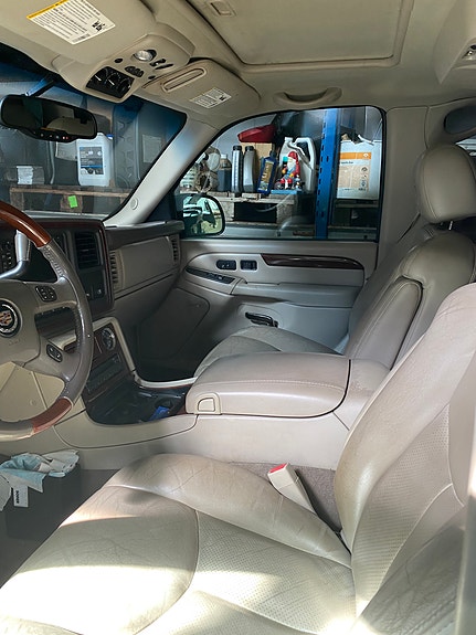 Cadillac Escalade 6 of 7