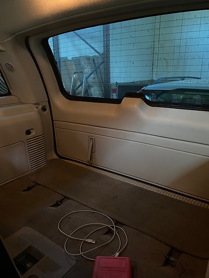 Cadillac Escalade 7 of 7