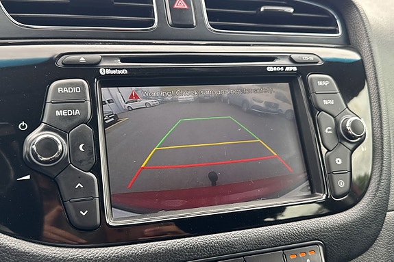Kia Ceed 13 of 19