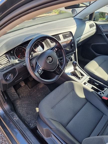 Volkswagen Golf VII 3 of 3