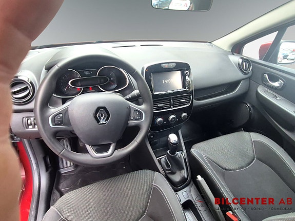 Renault Clio 10 of 17