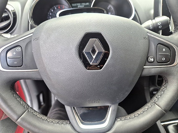 Renault Clio 13 of 17