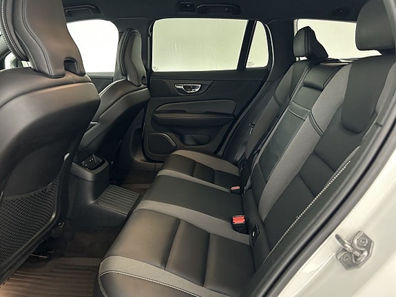 Volvo V60 11 of 26