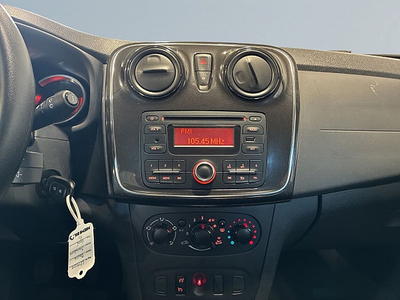 Dacia Sandero 10 of 18