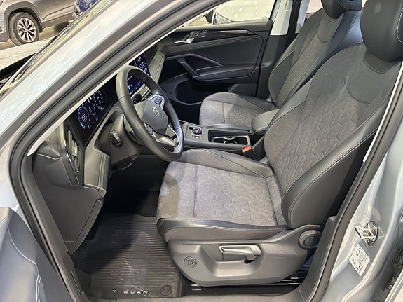 Volkswagen Tiguan 13 of 24
