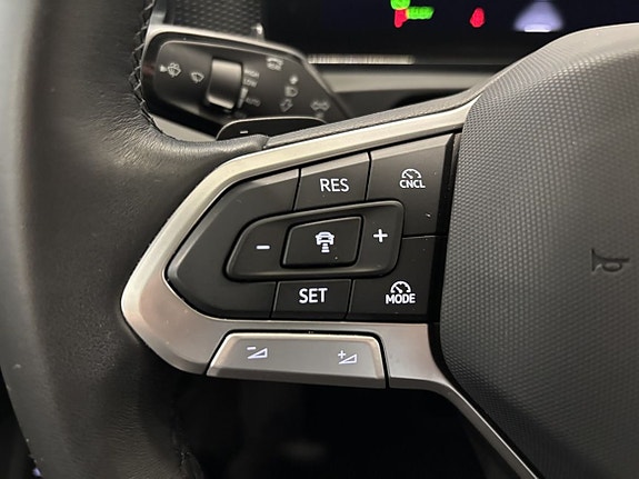 Volkswagen Tiguan 15 of 24
