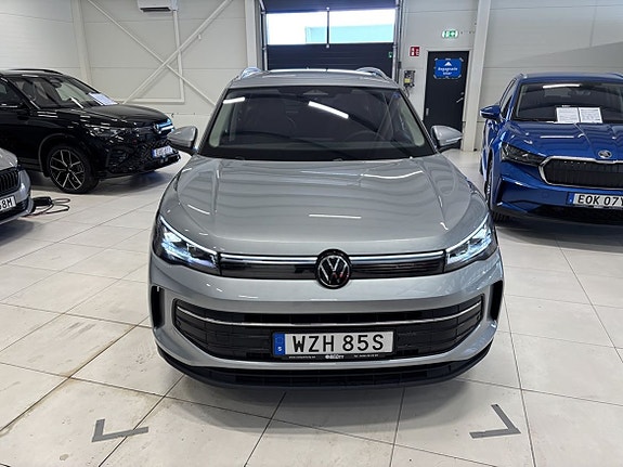 Volkswagen Tiguan 2 of 24