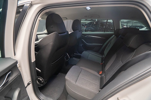 Skoda Octavia 17 of 22