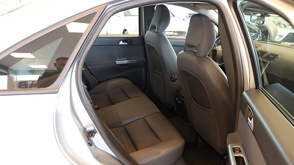 Volvo S40 12 of 14