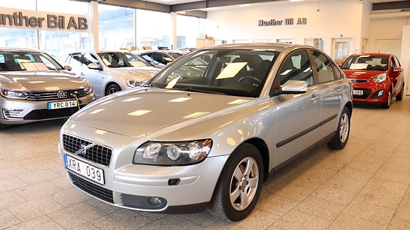 Volvo S40 2 of 14