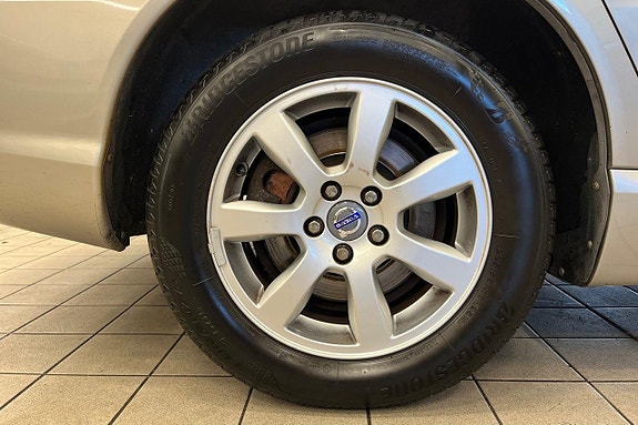Volvo V70 10 of 25