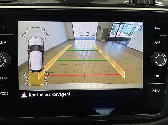 Volkswagen Tiguan 9 of 27