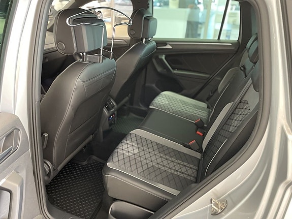 Volkswagen Tiguan 14 of 27