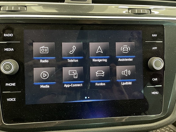 Volkswagen Tiguan 10 of 27