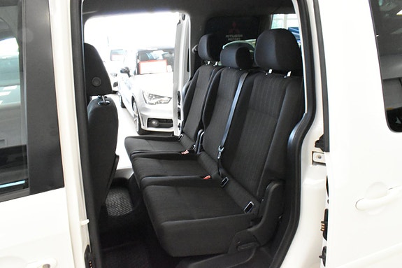 Volkswagen Caddy Maxi 12 of 26