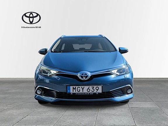 Toyota Auris 2 of 10