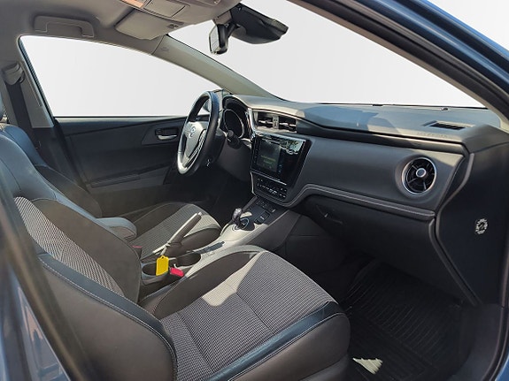Toyota Auris 10 of 10
