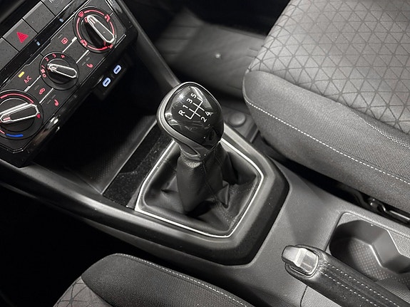 Volkswagen T-Cross 12 of 16