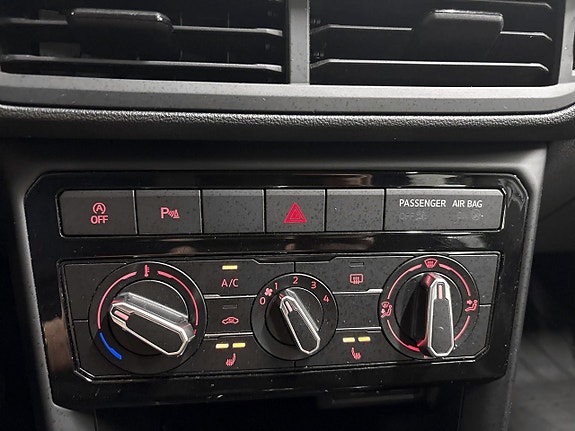 Volkswagen T-Cross 13 of 16