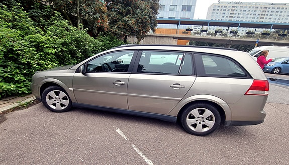 Opel Vectra 2 of 7