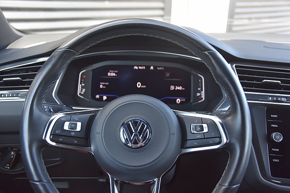 Volkswagen Tiguan Allspace 16 of 22