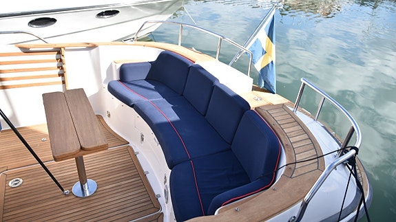 Nimbus 250 R -2003. Volvo Penta 5,7 GXI 320 HK -2003. Mycket 4 of 24