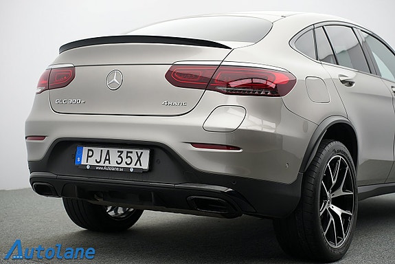 Mercedes-Benz GLC300 e 11 of 27