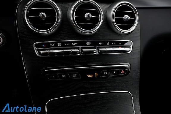Mercedes-Benz GLC300 e 24 of 27