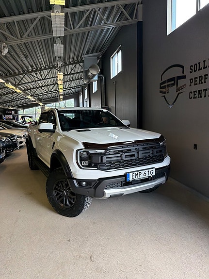 Ford Ranger Raptor 8 of 19
