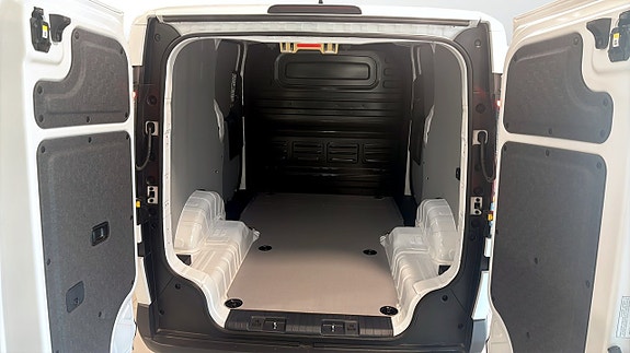 Kia PV5 10 of 12