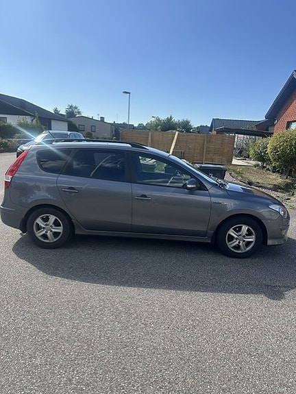 Hyundai i30 4 of 5