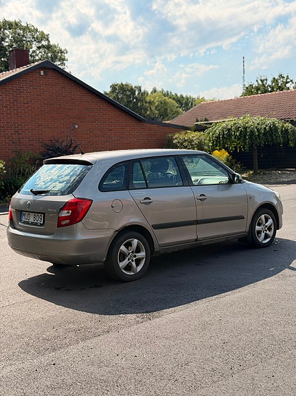 Skoda Fabia 4 of 8