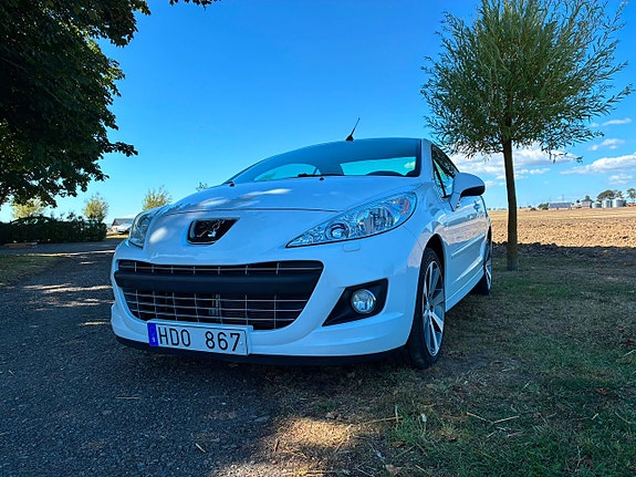 Peugeot 207 CC 2 of 8