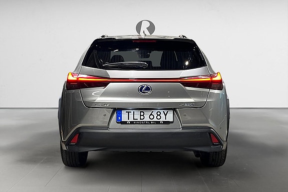Lexus UX250h 6 of 17