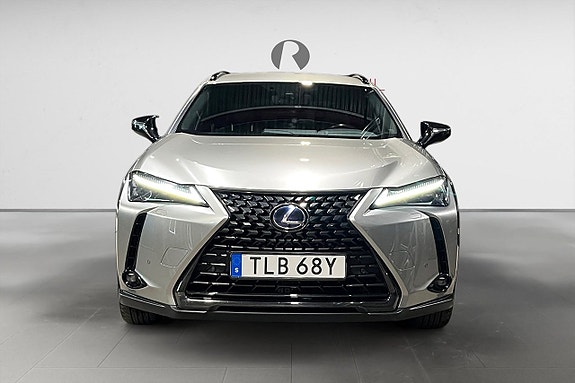 Lexus UX250h 10 of 17