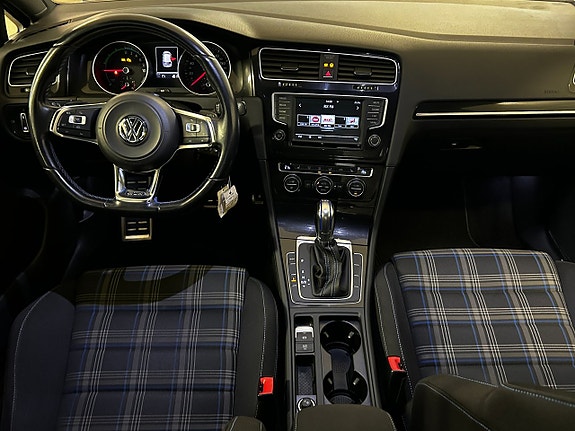Volkswagen Golf I 13 of 21