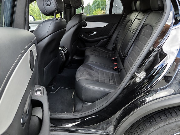 Mercedes-Benz GLC300 de 10 of 13