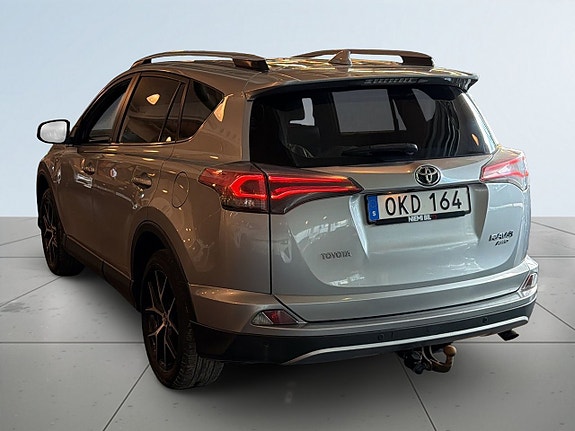 Toyota RAV4 5 of 18