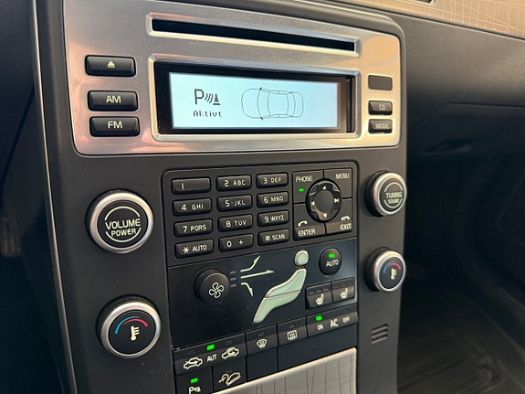 Volvo XC70 17 of 20