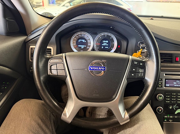 Volvo XC70 13 of 20