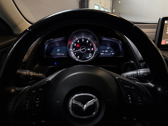 Mazda CX-3 12 of 16