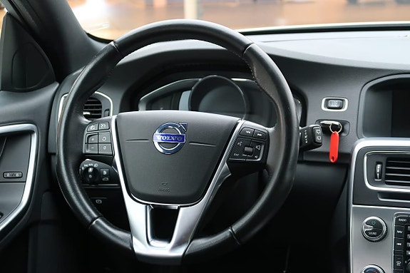 Volvo V60 7 of 19