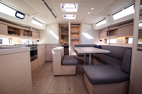 Beneteau Oceanis 46.1 First Line | 2023 8 of 12