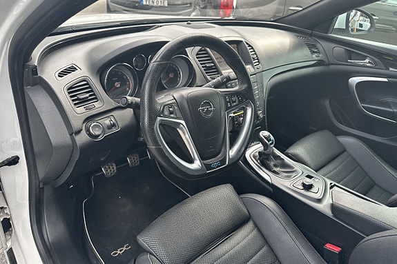 Opel Insignia 23 of 30