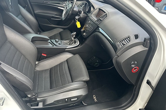 Opel Insignia 13 of 30